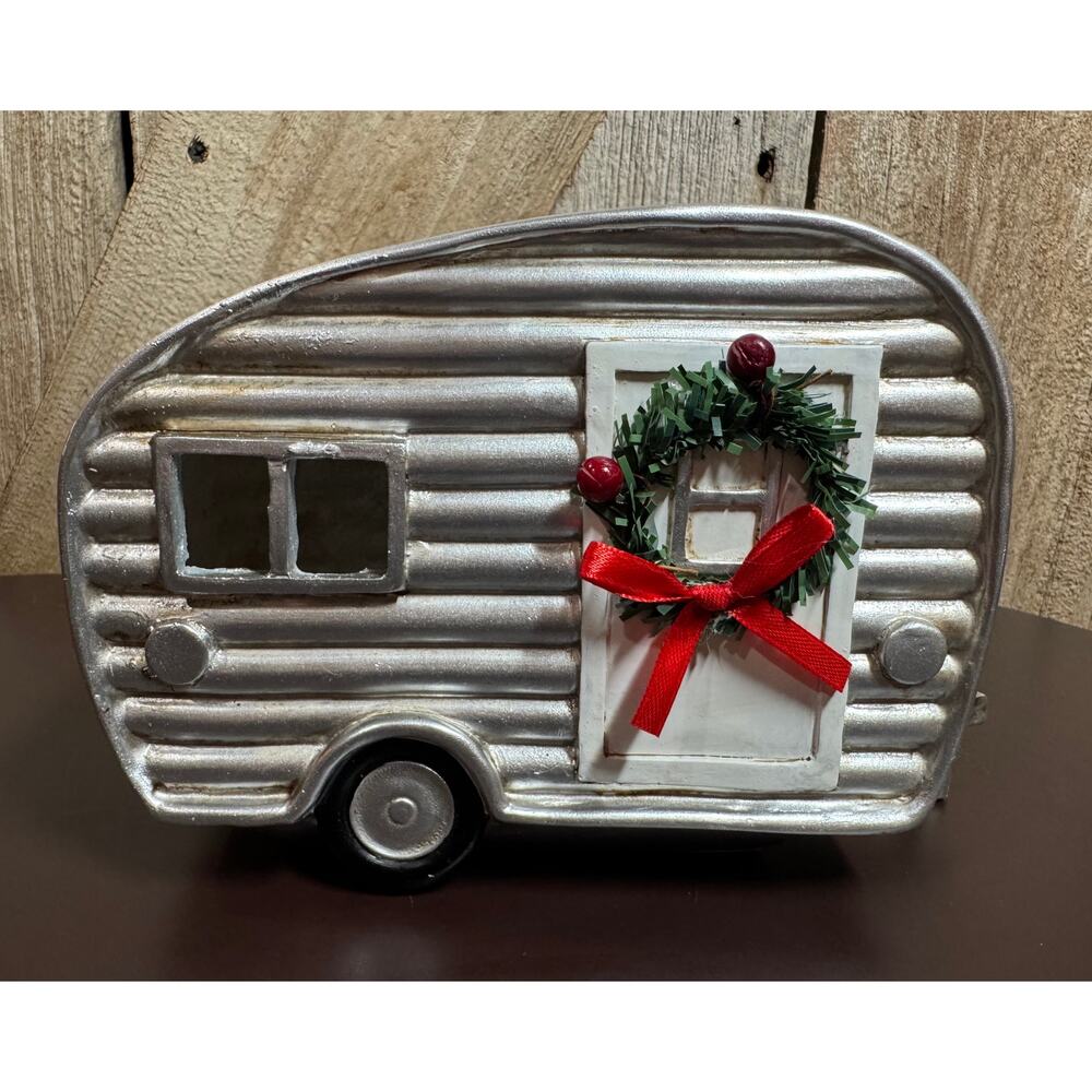 Place & Time Christmas Camper Lighted Woodland Lodge Decor 7 X 3.5 X 5.5"